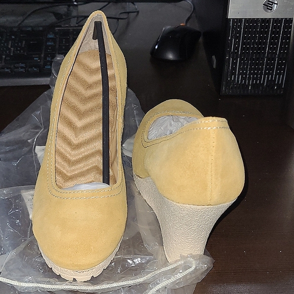 Cushion Walk Genuine Suede Wedge by AVON - Picture 2 of 4